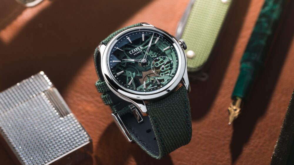 Fratello and Czapek put the SXH7 on display with the Promenade Transparencies “Viridian Green”